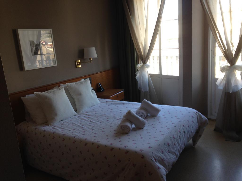 Hotel Manel مارتوريل المظهر الخارجي الصورة